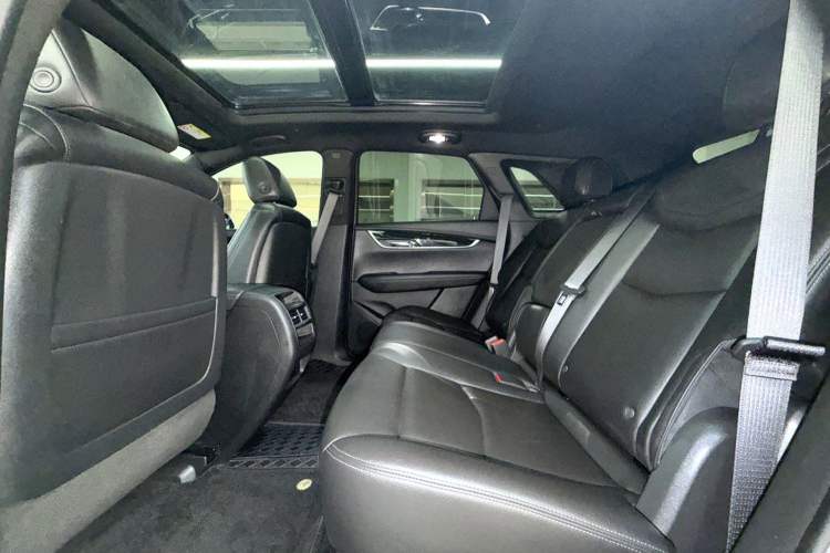 Used Cadillac XT5 2024 2.0T Two-Wheel Drive Fashion Edition Interior 5
