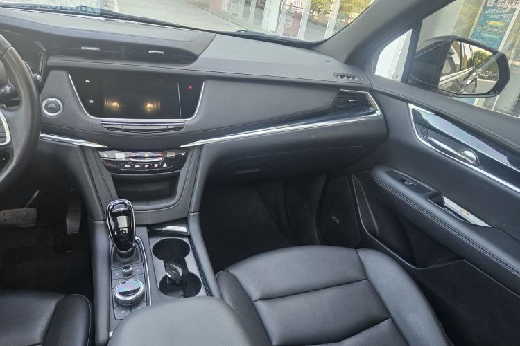 Used Cadillac XT5 2024 2.0T Two-Wheel Drive Fashion Edition Interior 8