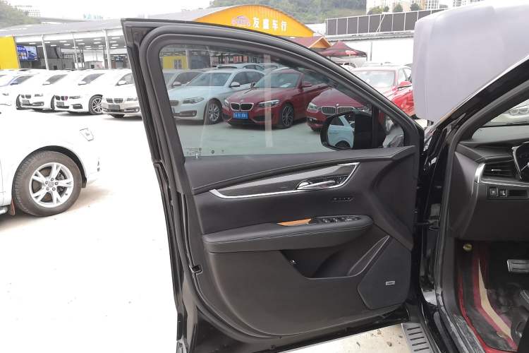 Used Cadillac XT5 2024 2.0T All-Wheel-Drive Luxury Version (Hummingbird Edition) Left Front Door Interior