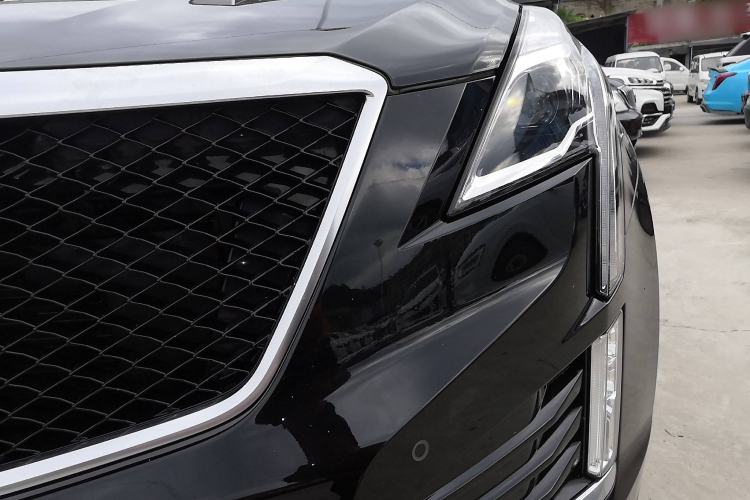 Used Cadillac XT5 2024 2.0T All-Wheel-Drive Luxury Version (Hummingbird Edition) Left Front Headlight
