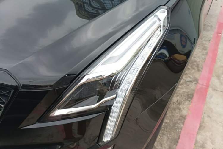 Used Cadillac XT5 2024 2.0T All-Wheel-Drive Luxury Version (Hummingbird Edition) Left Front Headlight