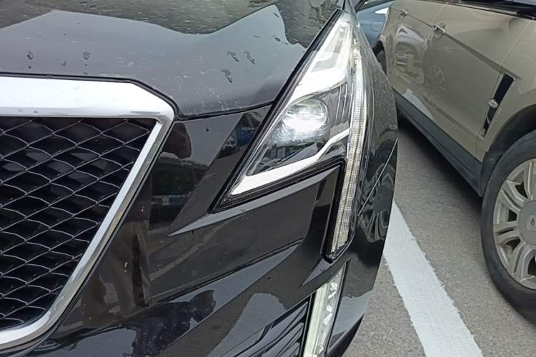 Used Cadillac XT5 2024 2.0T All-Wheel-Drive Luxury Version (Hummingbird Edition) Left Front Headlight