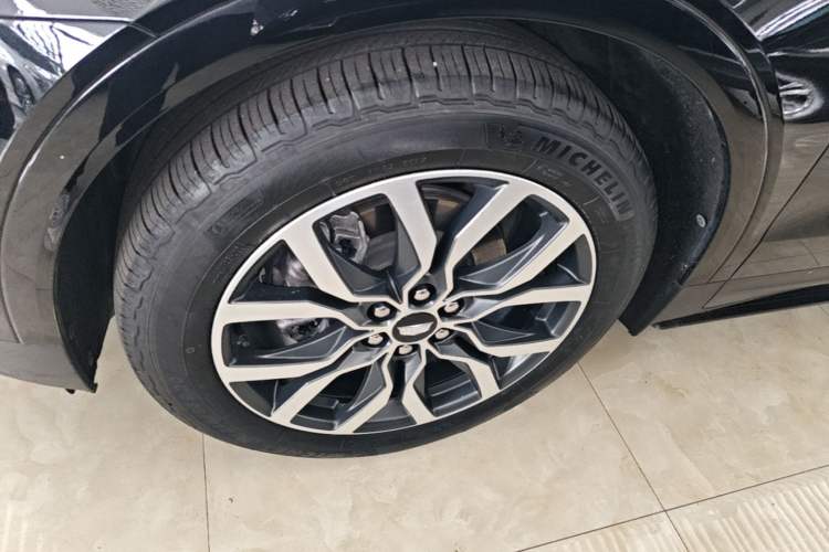 Used Cadillac XT5 2024 2.0T All-Wheel-Drive Luxury Version (Hummingbird Edition) Left Front Wheel Hub