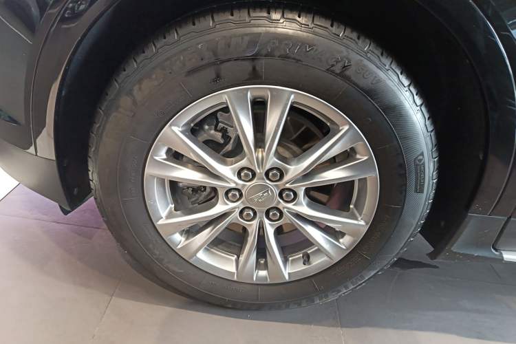 Used Cadillac XT5 2024 2.0T Two-Wheel Drive Fashion Edition Left Front Wheel Hub