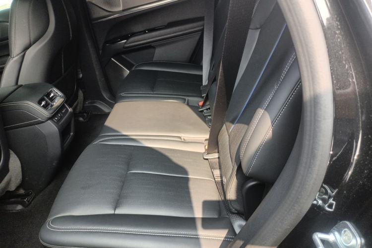Used Cadillac XT5 2024 2.0T Four-Wheel Drive Prestige Version (Ultimate Edition) Left Rear Seat