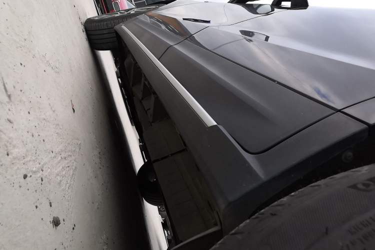 Used Cadillac XT5 2024 2.0T All-Wheel-Drive Luxury Version (Hummingbird Edition) Left Side Sill