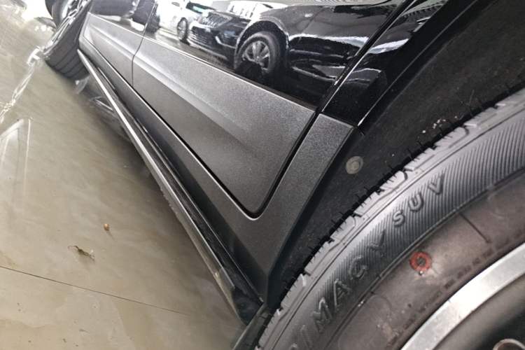 Used Cadillac XT5 2024 2.0T All-Wheel-Drive Luxury Version (Hummingbird Edition) Left Side Sill