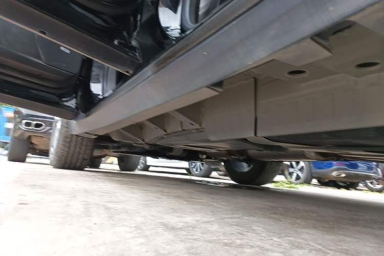 Used Cadillac XT5 2024 2.0T All-Wheel-Drive Luxury Version (Hummingbird Edition) Left Side Sill