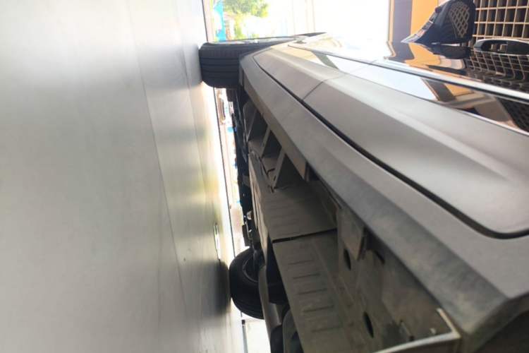 Used Cadillac XT5 2024 2.0T Two-Wheel Drive Fashion Edition Left Side Sill