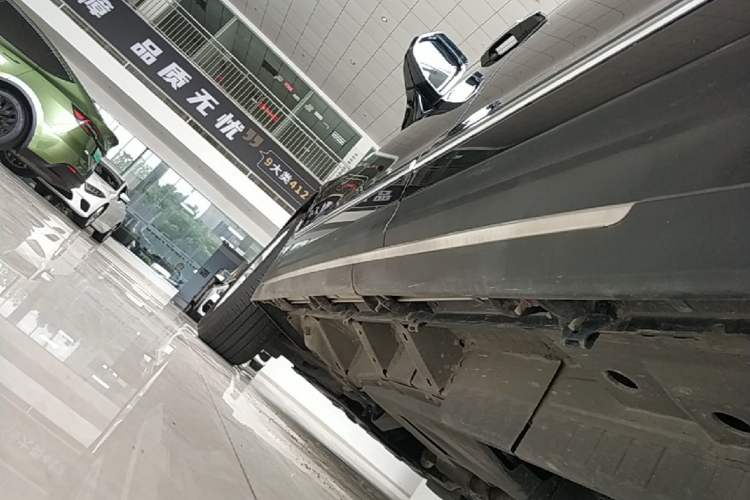 Used Cadillac XT5 2024 2.0T Two-Wheel Drive Fashion Edition Left Side Sill