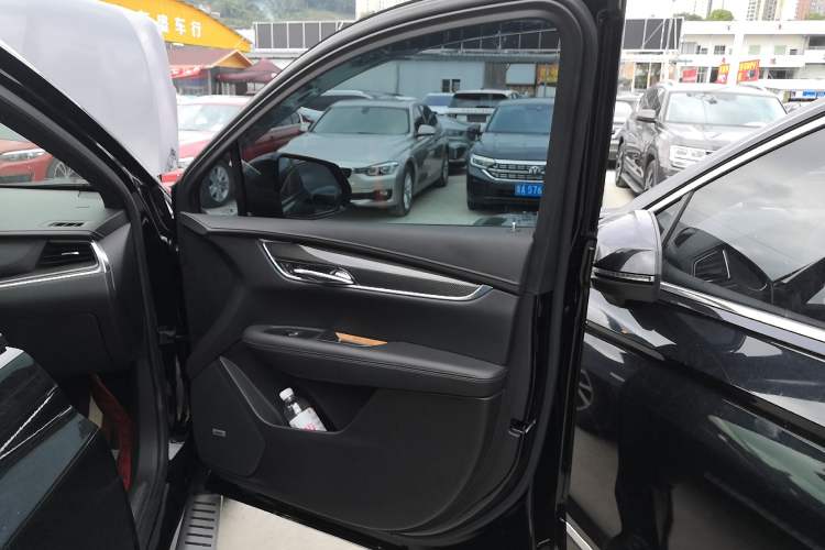 Used Cadillac XT5 2024 2.0T All-Wheel-Drive Luxury Version (Hummingbird Edition) Right Front Door Interior