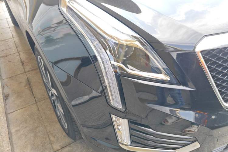 Used Cadillac XT5 2024 2.0T All-Wheel-Drive Luxury Version (Hummingbird Edition) Right Front Headlight