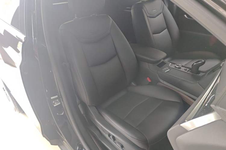 Used Cadillac XT5 2024 2.0T Two-Wheel Drive Fashion Edition Right Front Seat
