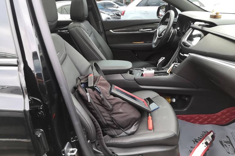 Used Cadillac XT5 2024 2.0T All-Wheel-Drive Luxury Version (Hummingbird Edition) Right Front Seat