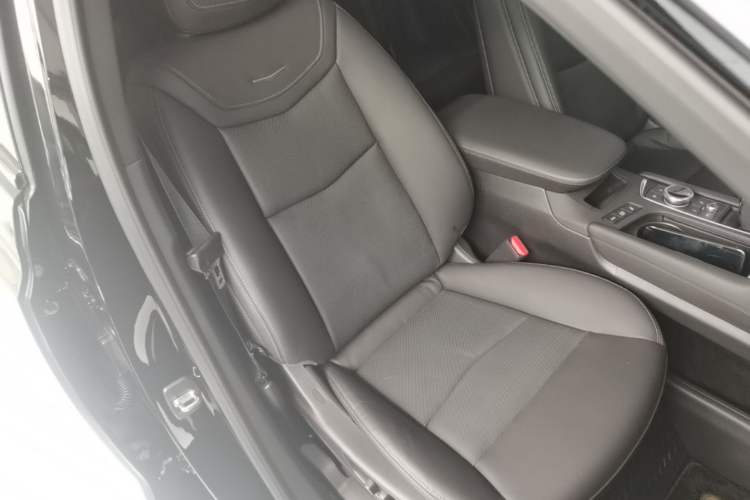 Used Cadillac XT5 2024 2.0T All-Wheel-Drive Luxury Version (Hummingbird Edition) Right Front Seat