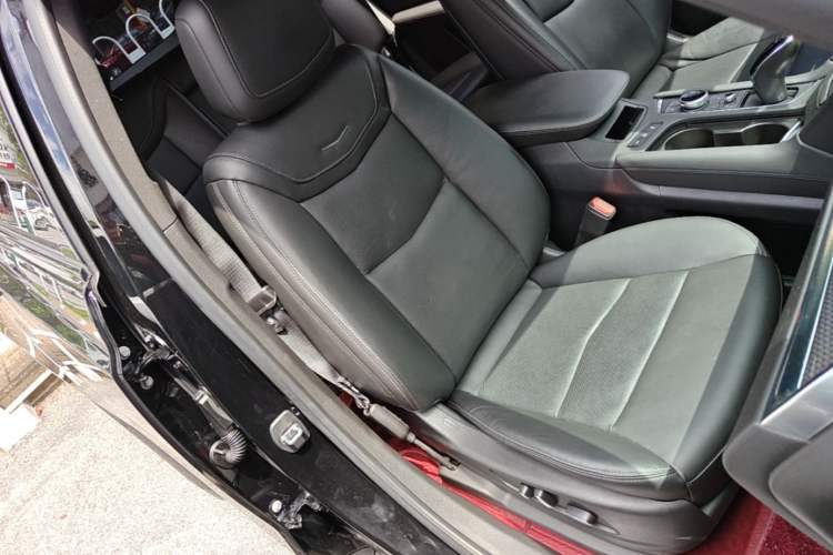 Used Cadillac XT5 2024 2.0T All-Wheel-Drive Luxury Version (Hummingbird Edition) Right Front Seat