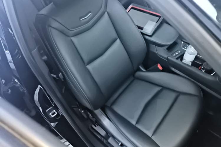 Used Cadillac XT5 2024 2.0T Two-Wheel Drive Fashion Edition Right Front Seat