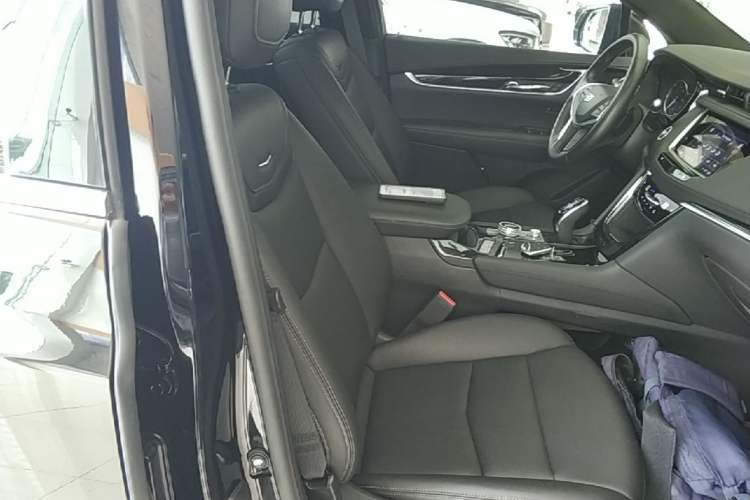 Used Cadillac XT5 2024 2.0T Two-Wheel Drive Fashion Edition Right Front Seat