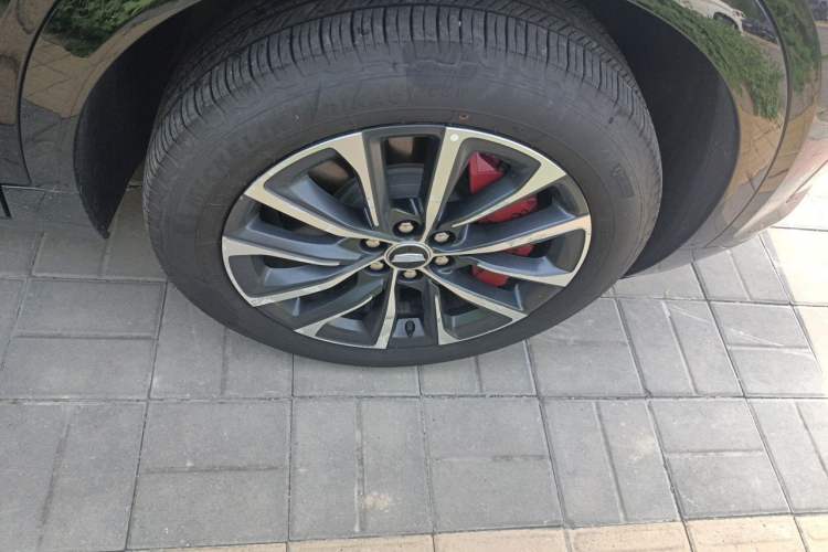 Used Cadillac XT5 2024 2.0T Four-Wheel Drive Prestige Version (Ultimate Edition) Right Front Wheel Hub