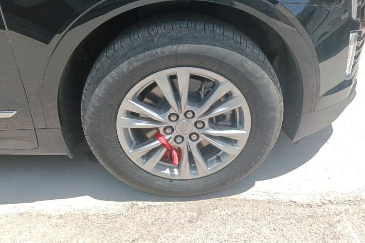 Used Cadillac XT5 2024 2.0T Two-Wheel Drive Fashion Edition Right Front Wheel Hub