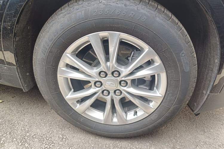 Used Cadillac XT5 2024 2.0T Two-Wheel Drive Fashion Edition Right Front Wheel Hub