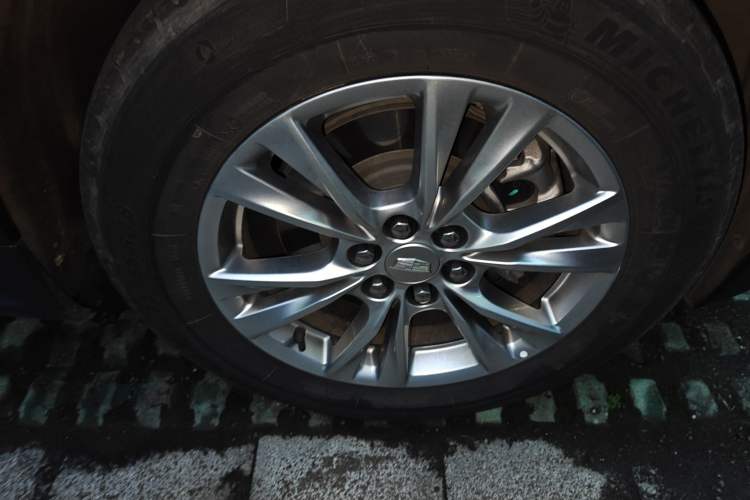 Used Cadillac XT5 2024 2.0T Two-Wheel Drive Fashion Edition Right Front Wheel Hub