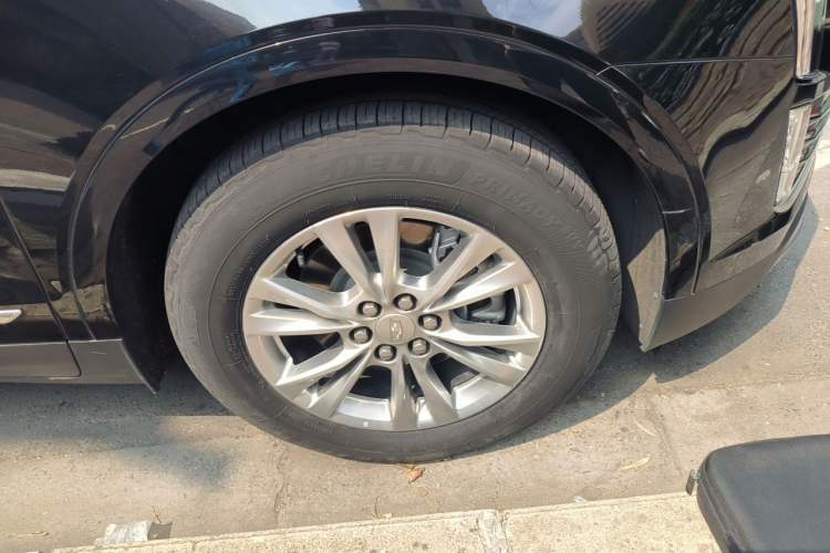 Used Cadillac XT5 2024 2.0T Two-Wheel Drive Fashion Edition Right Front Wheel Hub