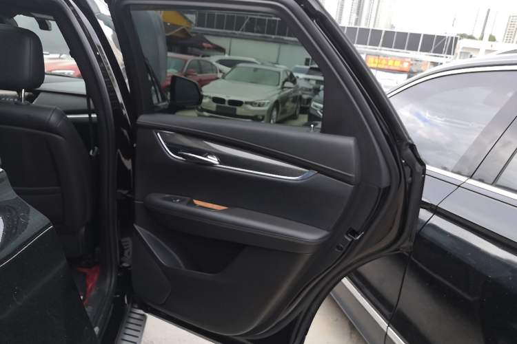 Used Cadillac XT5 2024 2.0T All-Wheel-Drive Luxury Version (Hummingbird Edition) Right Rear Door Interior