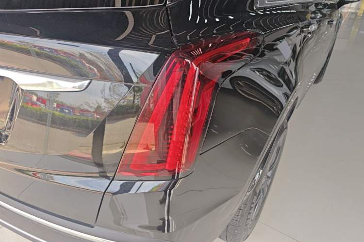 Used Cadillac XT5 2024 2.0T Two-Wheel Drive Fashion Edition Right Rear Taillight
