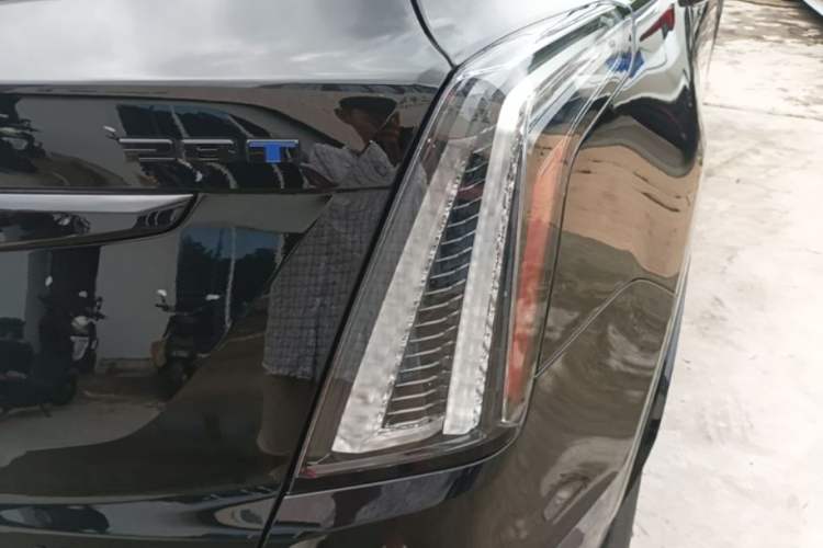 Used Cadillac XT5 2024 2.0T All-Wheel-Drive Luxury Version (Hummingbird Edition) Right Rear Taillight