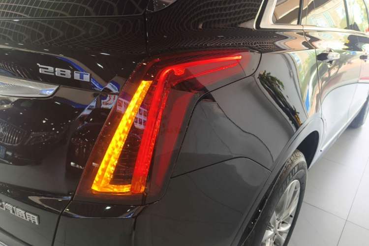 Used Cadillac XT5 2024 2.0T Two-Wheel Drive Fashion Edition Right Rear Taillight