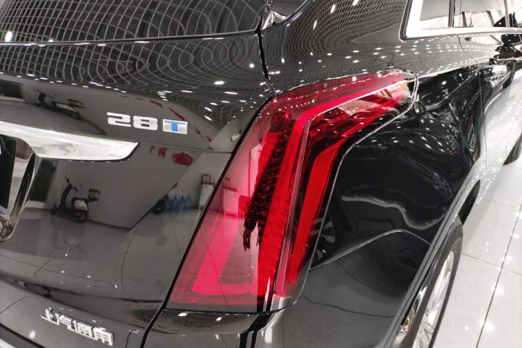 Used Cadillac XT5 2024 2.0T Two-Wheel Drive Fashion Edition Right Rear Taillight