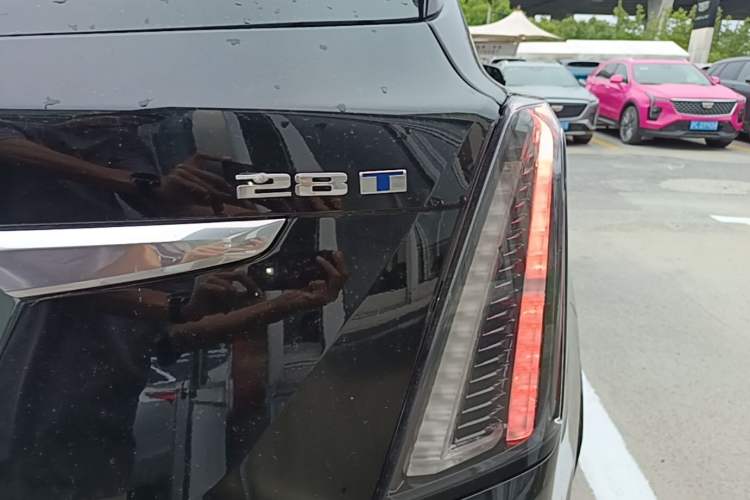Used Cadillac XT5 2024 2.0T All-Wheel-Drive Luxury Version (Hummingbird Edition) Right Rear Taillight
