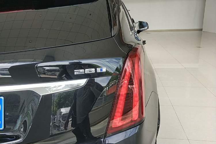 Used Cadillac XT5 2024 2.0T Two-Wheel Drive Fashion Edition Right Rear Taillight