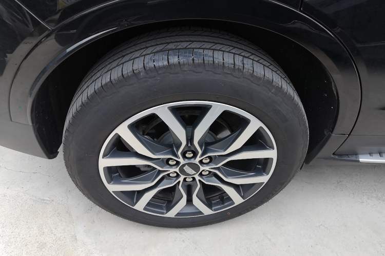 Used Cadillac XT5 2024 2.0T All-Wheel-Drive Luxury Version (Hummingbird Edition) Right Rear Wheel Hub