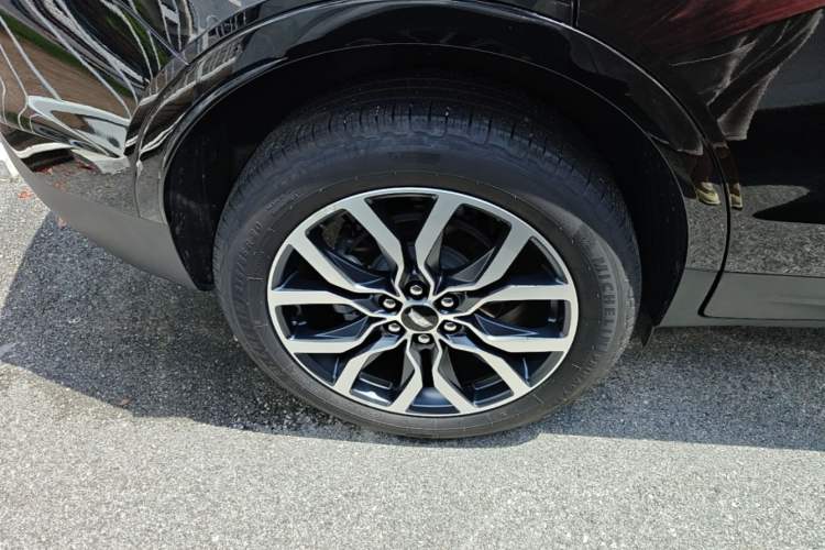 Used Cadillac XT5 2024 2.0T All-Wheel-Drive Luxury Version (Hummingbird Edition) Right Rear Wheel Hub