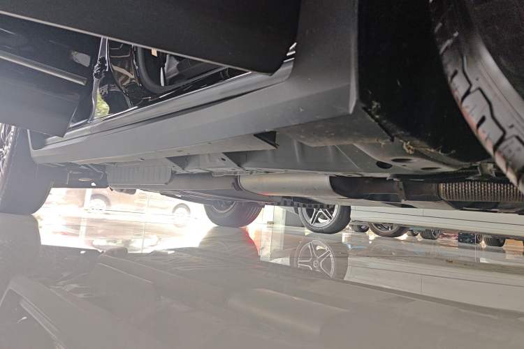 Used Cadillac XT5 2024 2.0T Two-Wheel Drive Fashion Edition Right Side Sill