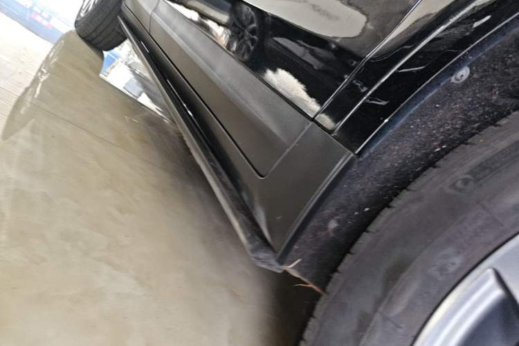 Used Cadillac XT5 2024 2.0T All-Wheel-Drive Luxury Version (Hummingbird Edition) Right Side Sill