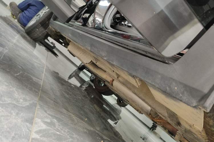 Used Cadillac XT5 2024 2.0T All-Wheel-Drive Luxury Version (Hummingbird Edition) Right Side Sill