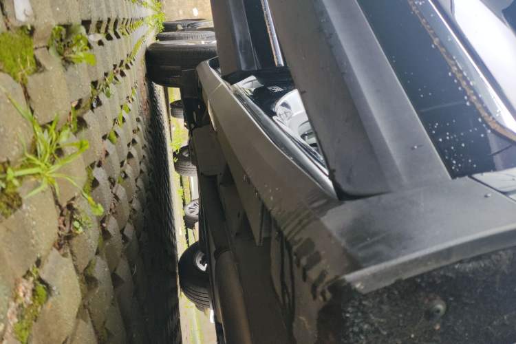 Used Cadillac XT5 2024 2.0T Two-Wheel Drive Fashion Edition Right Side Sill