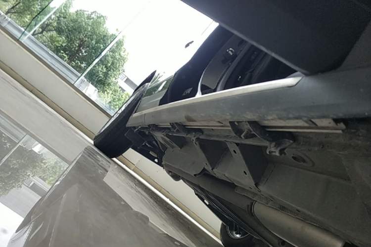 Used Cadillac XT5 2024 2.0T Two-Wheel Drive Fashion Edition Right Side Sill