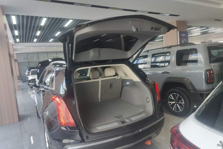 Used Cadillac XT5 2024 2.0T Two-Wheel Drive Fashion Edition Trunk