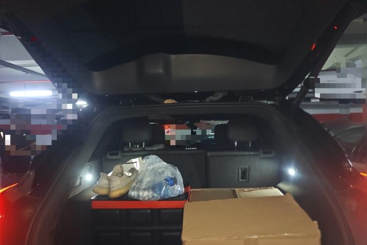 Used Cadillac XT5 2024 2.0T All-Wheel-Drive Luxury Version (Hummingbird Edition) Trunk