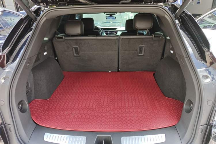 Used Cadillac XT5 2024 2.0T All-Wheel-Drive Luxury Version (Hummingbird Edition) Trunk