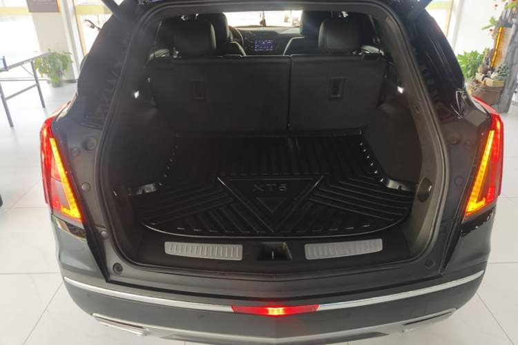 Used Cadillac XT5 2024 2.0T Two-Wheel Drive Fashion Edition Trunk