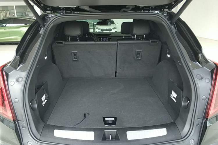 Used Cadillac XT5 2024 2.0T Two-Wheel Drive Fashion Edition Trunk