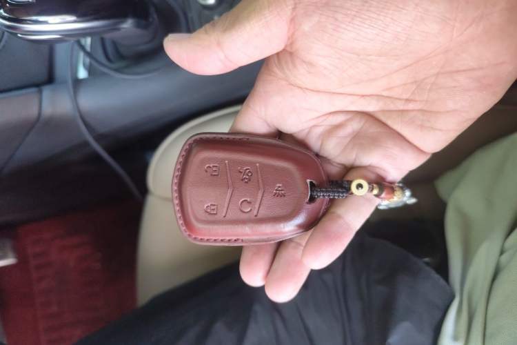 Used Cadillac XT5 2024 2.0T Four-Wheel Drive Platinum Edition Vehicle Key