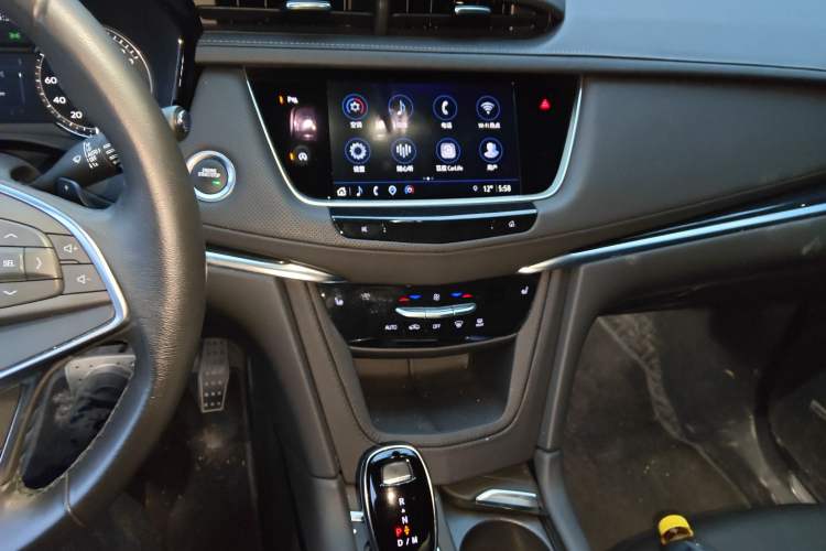 Used Cadillac XT5 2024 2.0T Two-Wheel Drive Fashion Edition Audio And AC Panel