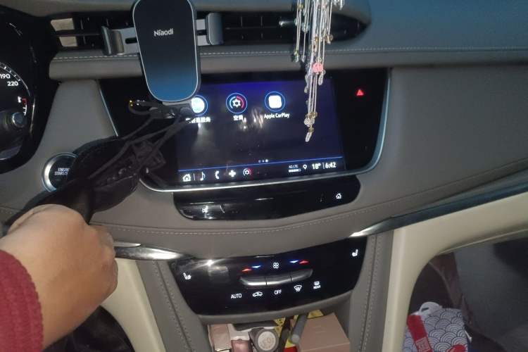 Used Cadillac XT5 2024 2.0T All-Wheel-Drive Luxury Version (Hummingbird Edition) Audio And AC Panel