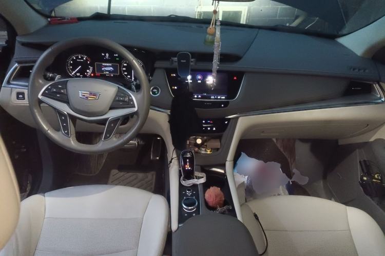 Used Cadillac XT5 2024 2.0T All-Wheel-Drive Luxury Version (Hummingbird Edition) Center Console
